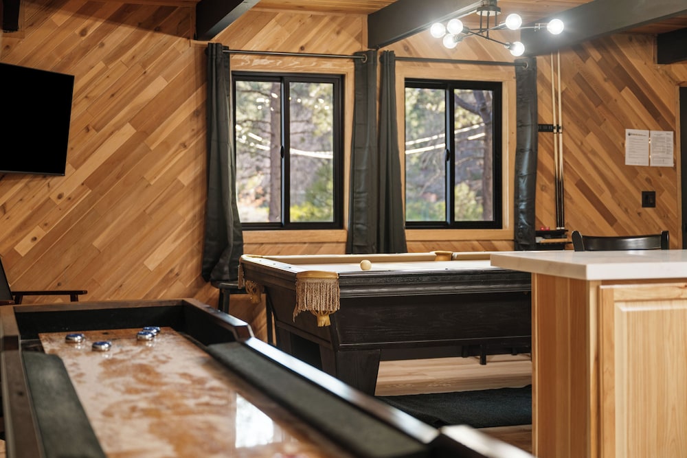 Timber Wolf Tavern