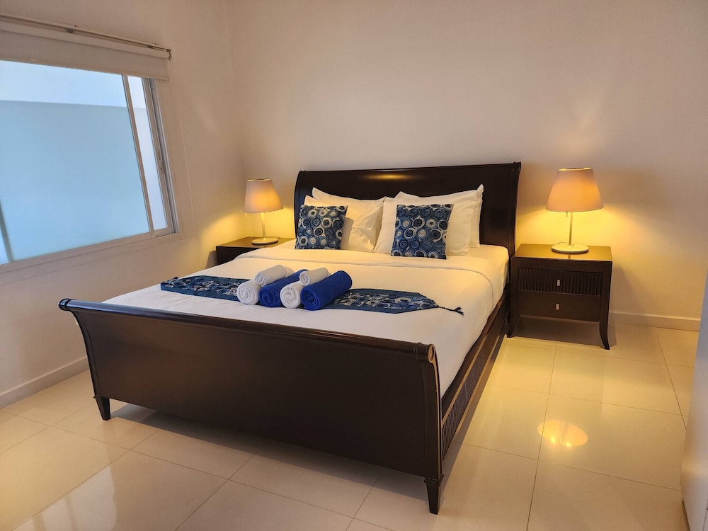 Sunset Plaza Condominium