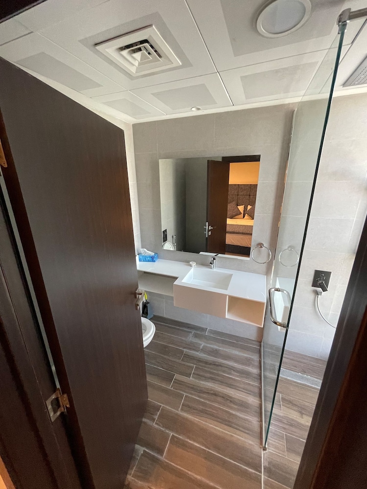 Best Townhouse On Jcv 4 Bedrooms With Jacuzzi