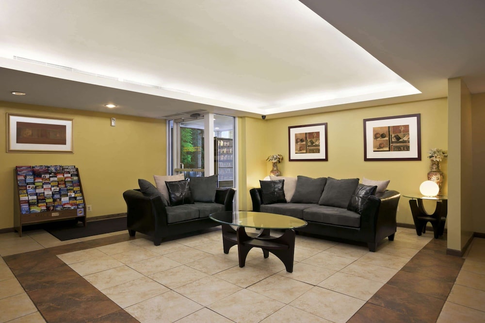 Lansing Vacations - Travelodge by Wyndham Lansing IL - Property Image 24