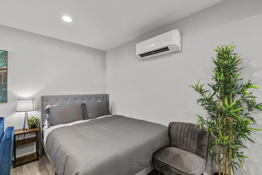 Stylish Studio Downtown Evonify - Property Image 24