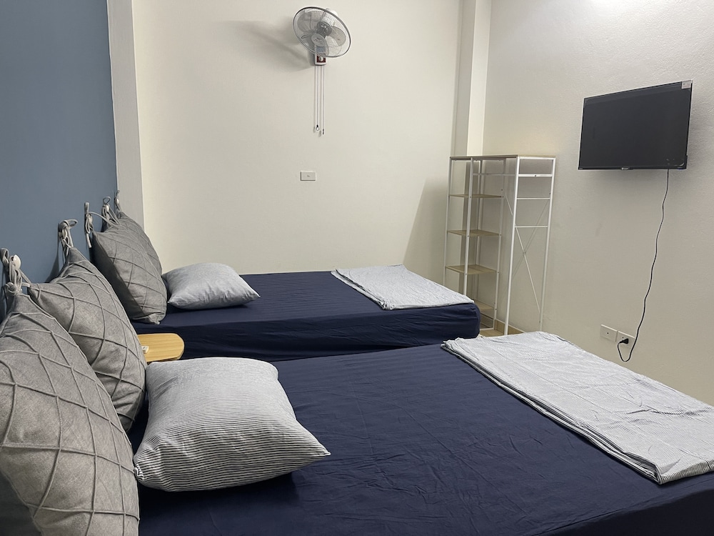 sword lake hostel