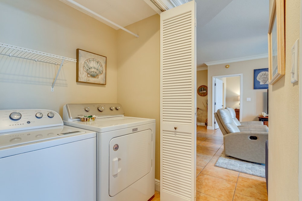 Pensacola Beach Retreat w/ Direct Beach Access!