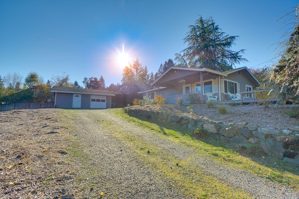 Gig Harbor Vacation Rental Home: 1 Mi to Uptown!