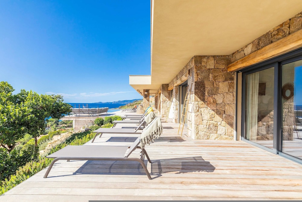 Architect Villaproperty Sea View Close to the Beaches