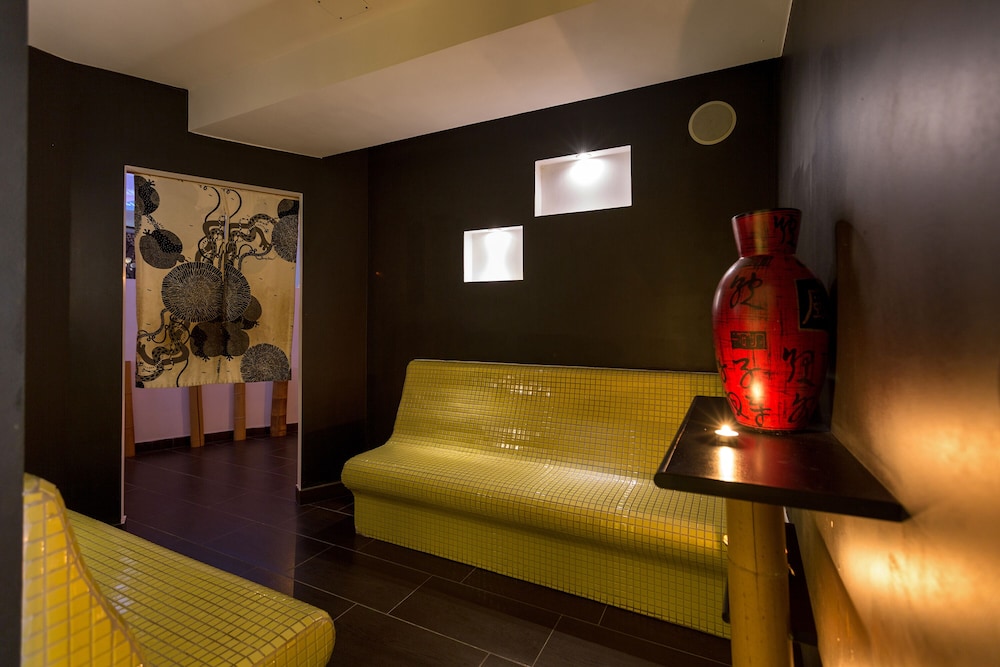 Silver Hotel