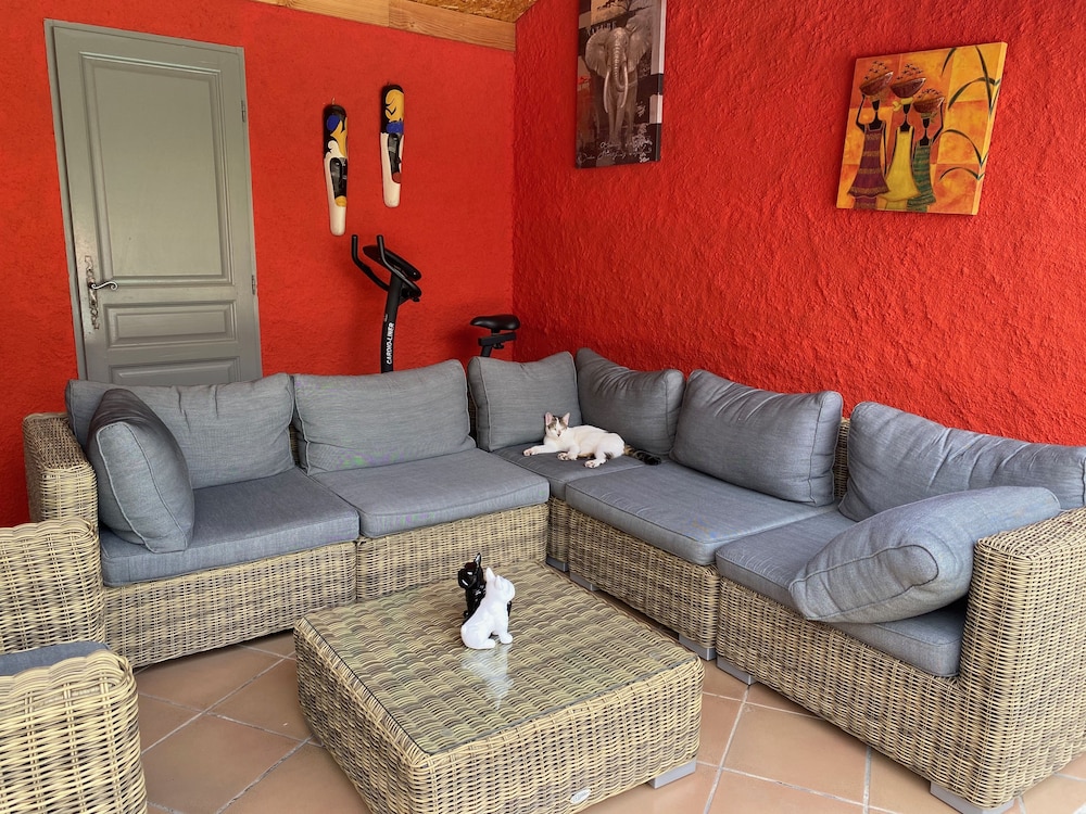 Photo 6