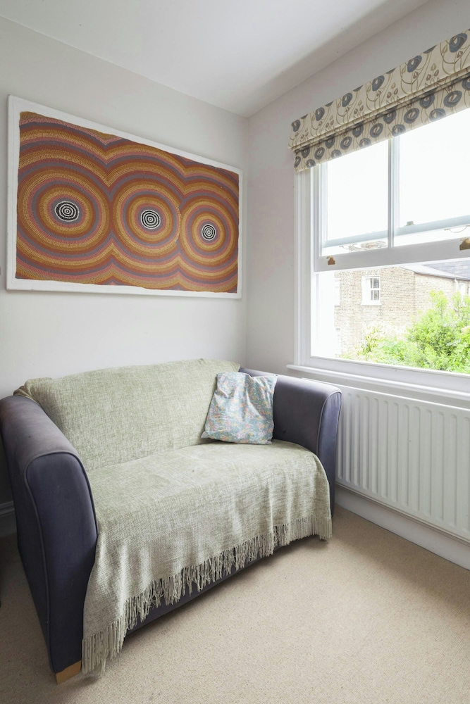 Winchendon Road by Onefinestay