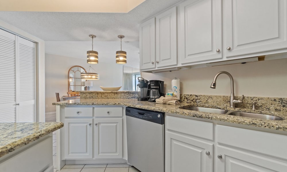 Pelican Pointe 1203