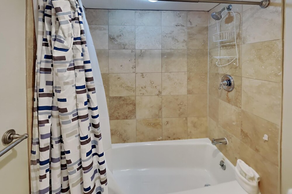 Sabine Yacht & Racquet by Southern Vacation Rentals, photo 33