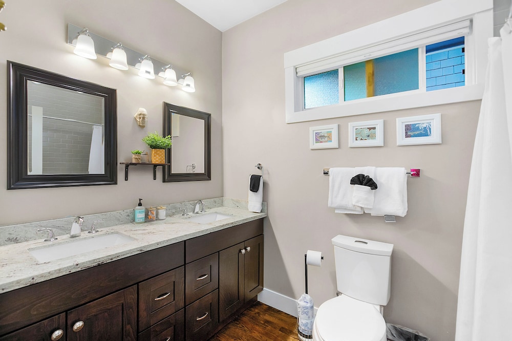Madrona Bliss A Modern Escape