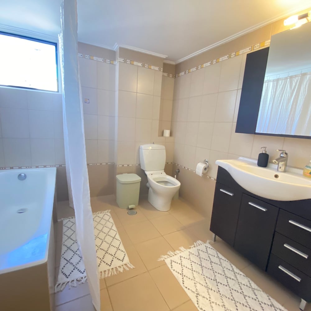 Spacious Glyfada Golf 4BR -near Beach Shops