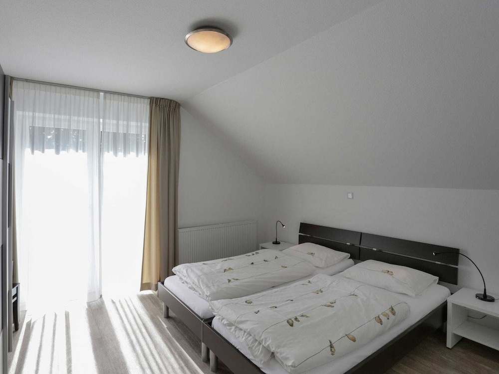 Serene Villa in Kstelberg near Lake & Watersports view 5