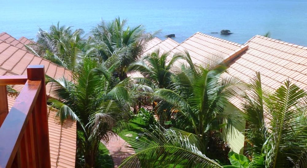 Free Beach Resort