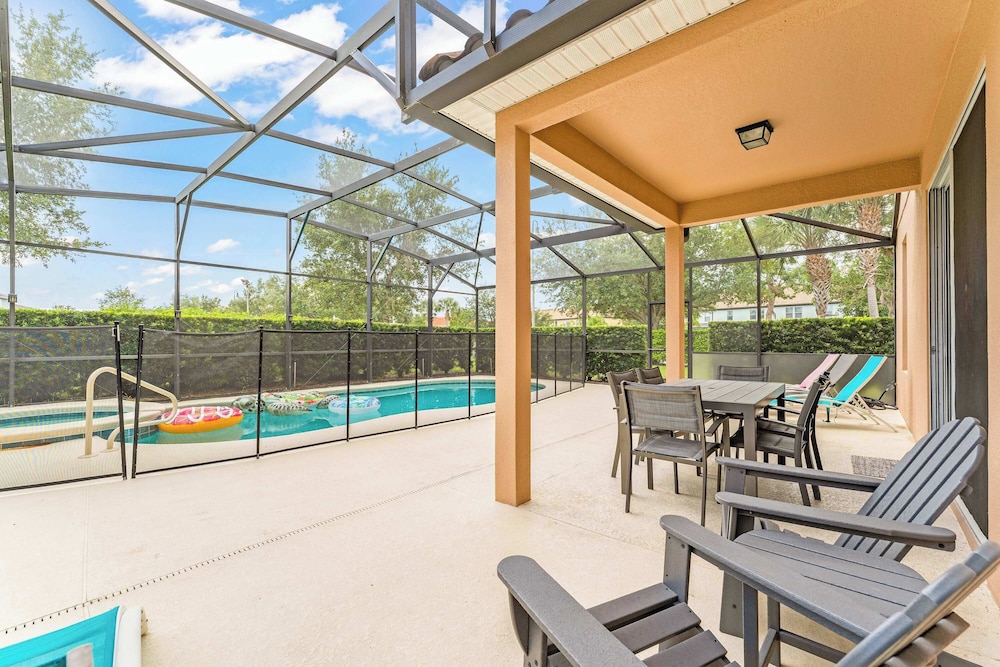 Solterra Bliss - Resort Stay for 13 w/ Pool, Hot Tub & Game Room