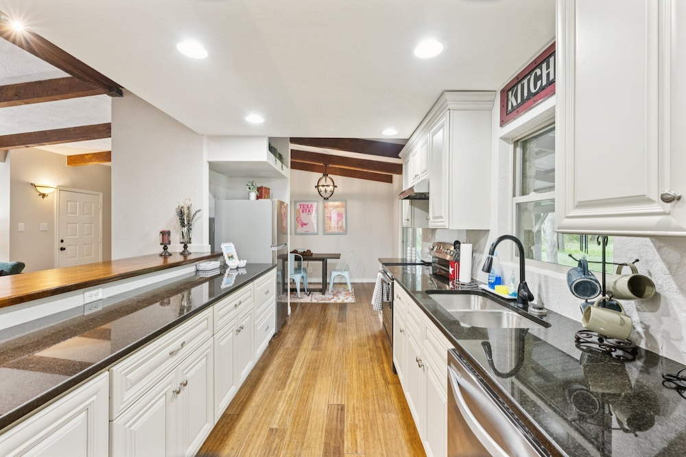 Hill Country Getaway Near San Marcos River 3 Bedroom Home