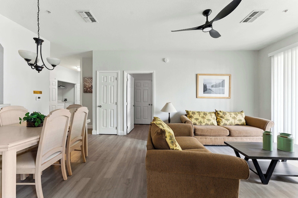 Resort Condo 3BR - Pool Balcony Near Disney