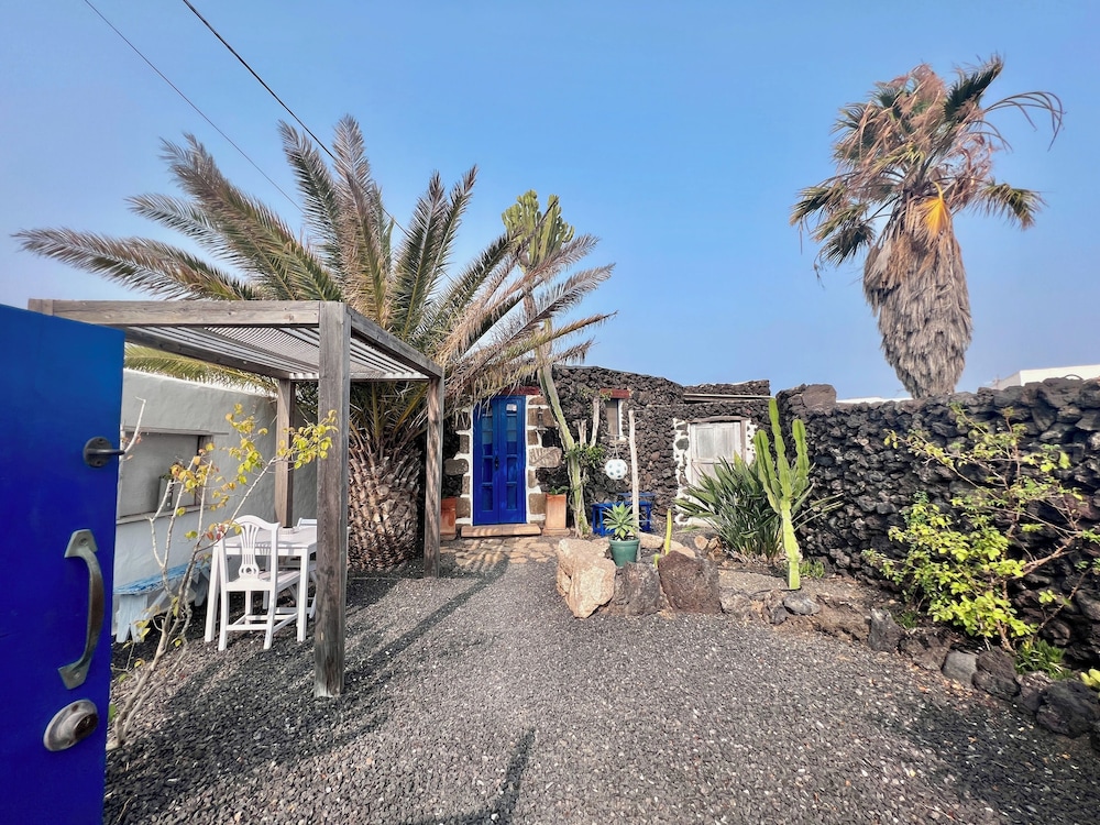 Finca/privategardens/doublebed/freep/tv/wifi