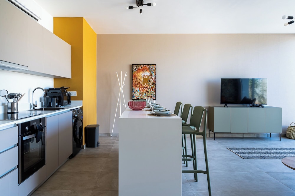 Blu Horizon - Stylish Living with Pool & Balconies in Protaras