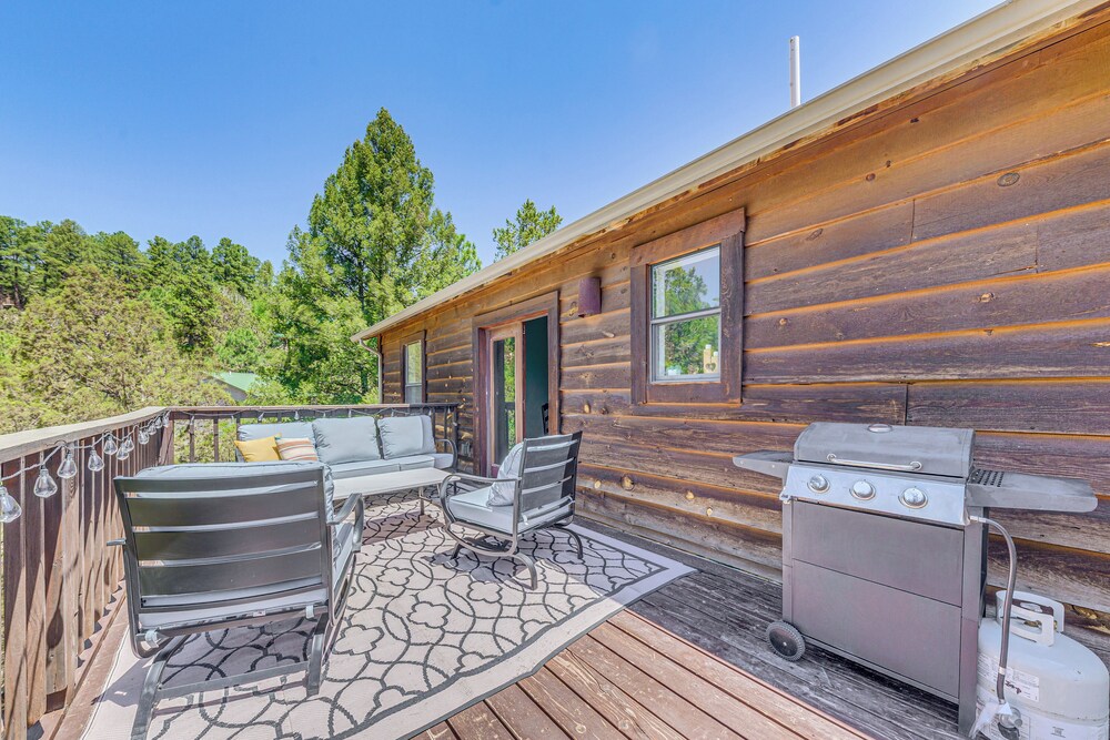 < 2 Mi to Midtown Ruidoso: Forest-view Sanctuary!