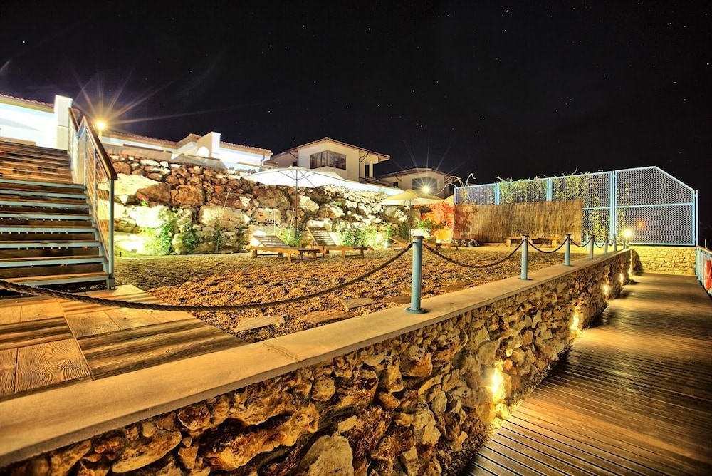 Lighthouse Luxe Estate Apart & Villas
