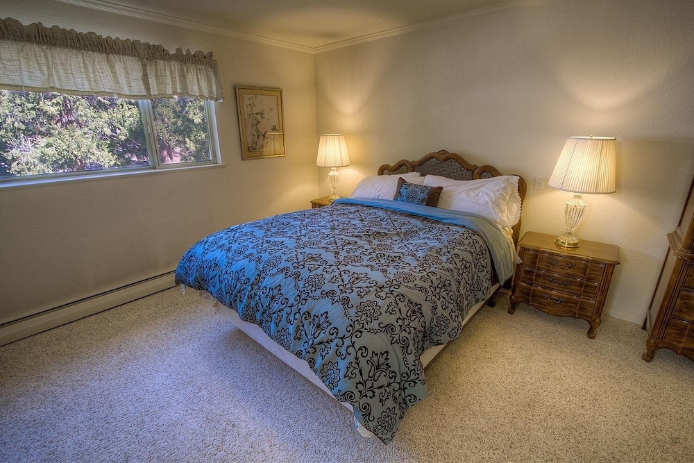 Cheyenne Chalet 4 Bedroom Home by RedAwning - Property Image 27