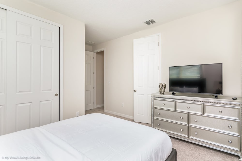 Fabulous 9 Bed 6,5 Ba Villa Games, Pool & Spa 9063srl - Image 3