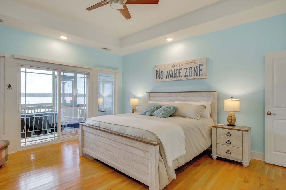 Lakefront Home w/ Hot Tub & Dock in Cross Hill!