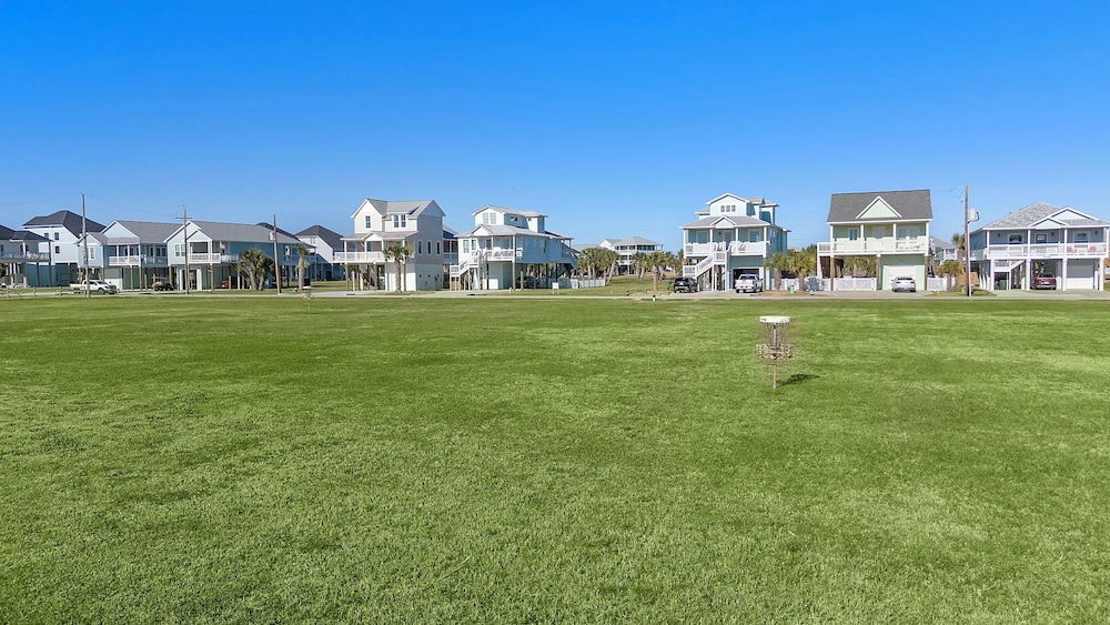 Captain's Manor by Ryson Vacation Rentals