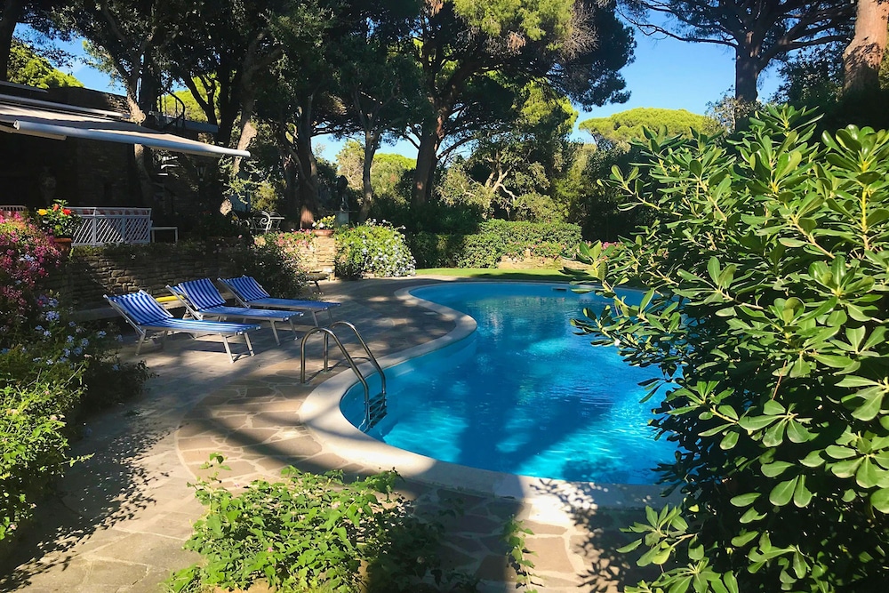 Villa La Sugheretta a Punta Ala con Piscina