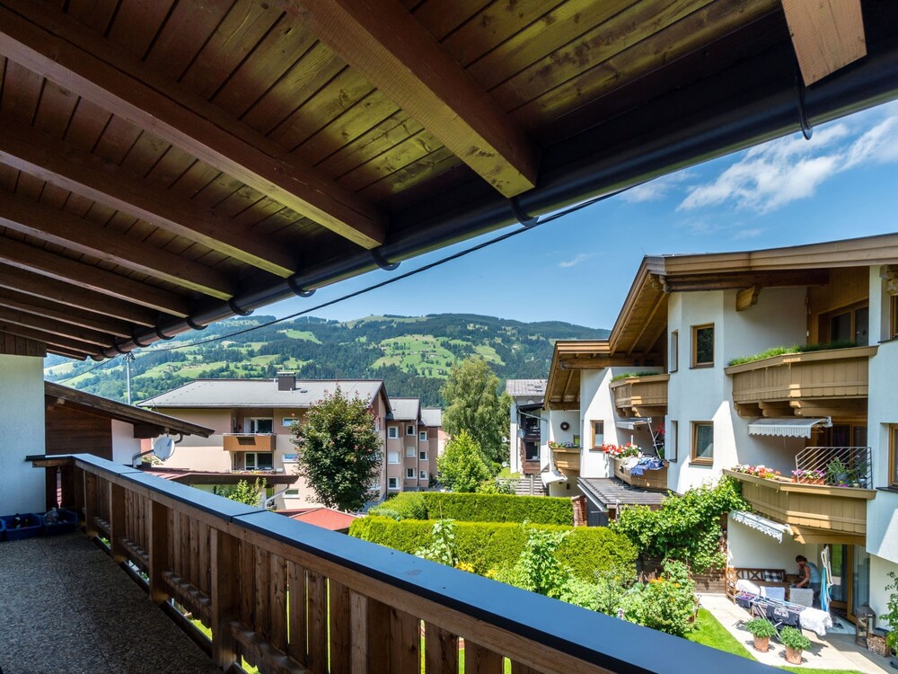 Boutique Apartment With Mountain View