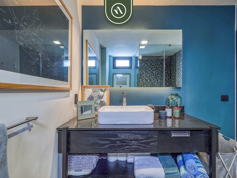 Oceanview Condo With Amazing Rooftop Pool - Gym