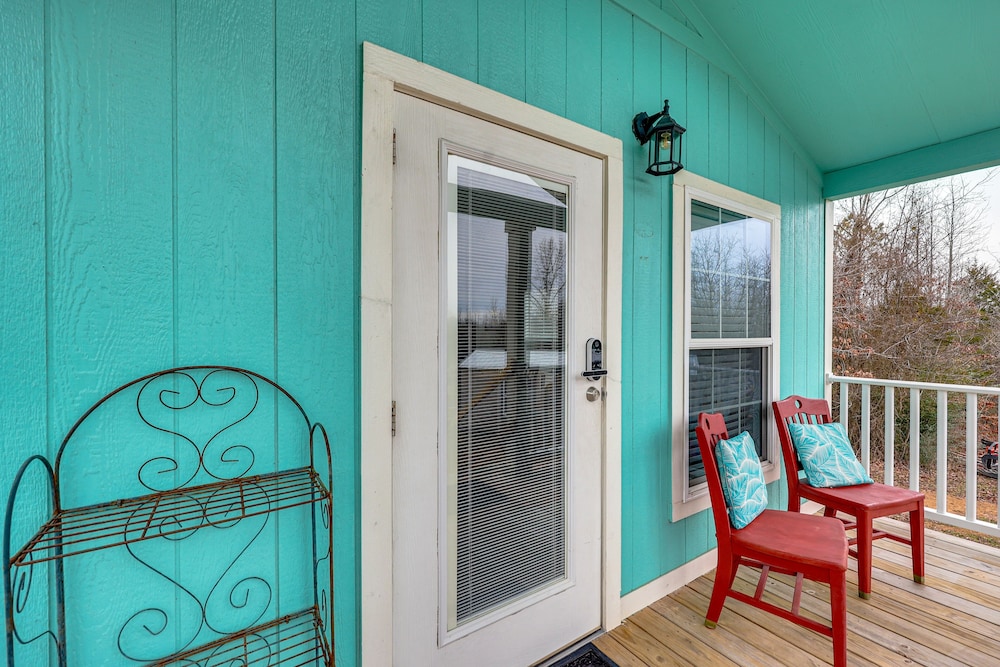 Vilonia Country Cabin w/ Grill, Fire Pit + More!