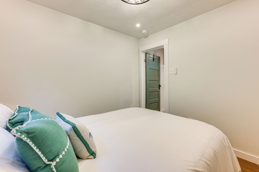 Historic Retreat w/ Mtn Views in Pioche!