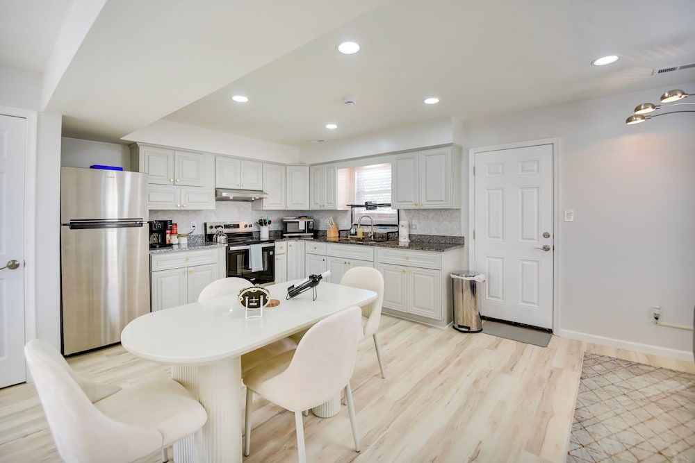 Easy Beach Access: Duplex 1/2 Mi to Chesapeake Bay