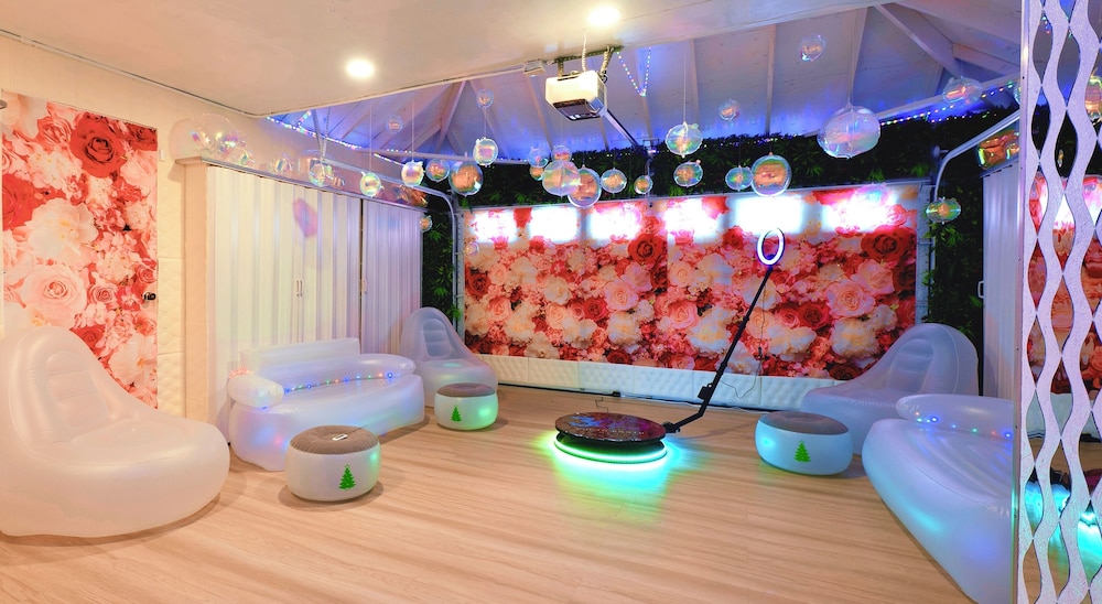 Pink Luxe Spa Retreat San Diego