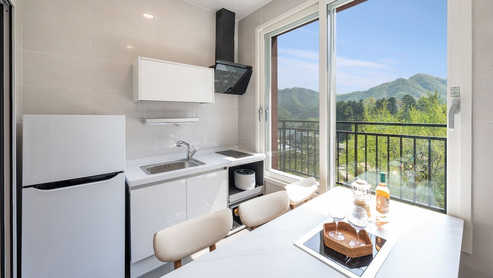 Gapyeong Laonjena Pool Villa