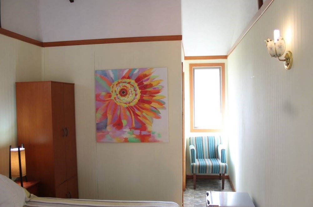 Hostal Akapu view 4