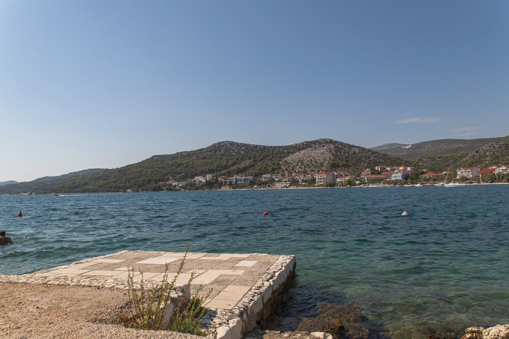 Perfect Beachfront Getaway Ideal for Families