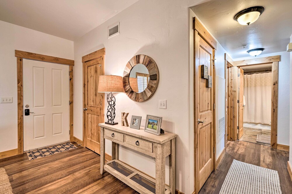 3 Mi to Ski Lifts: Park City Condo w/ Balcony! view 4