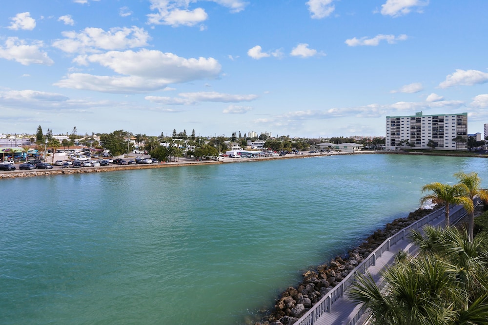Land's End 4-405 Bay Front - Premier