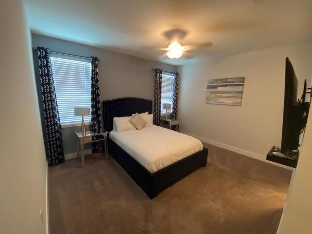 Elegant 8br Retreat W/ Private Pool, Spa & Family-friendly Comfort 8 Bedroom Villa