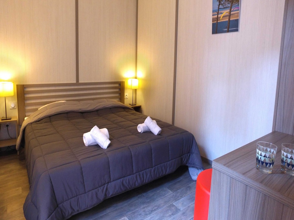 Apartment by Opal Coast Beach With Pool Access