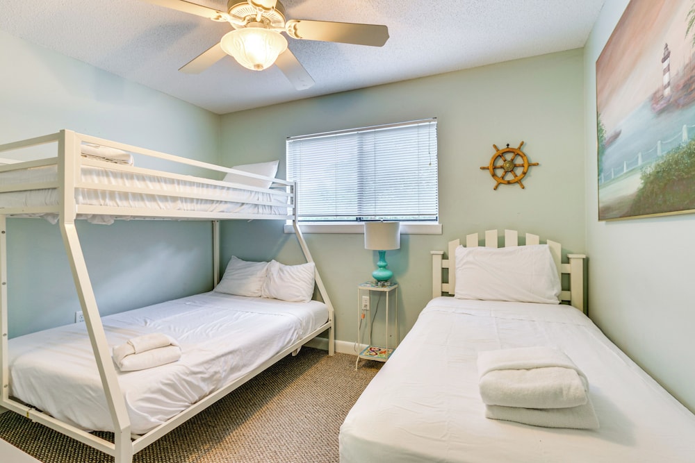 Private Beach Access: Hilton Head Island Condo!