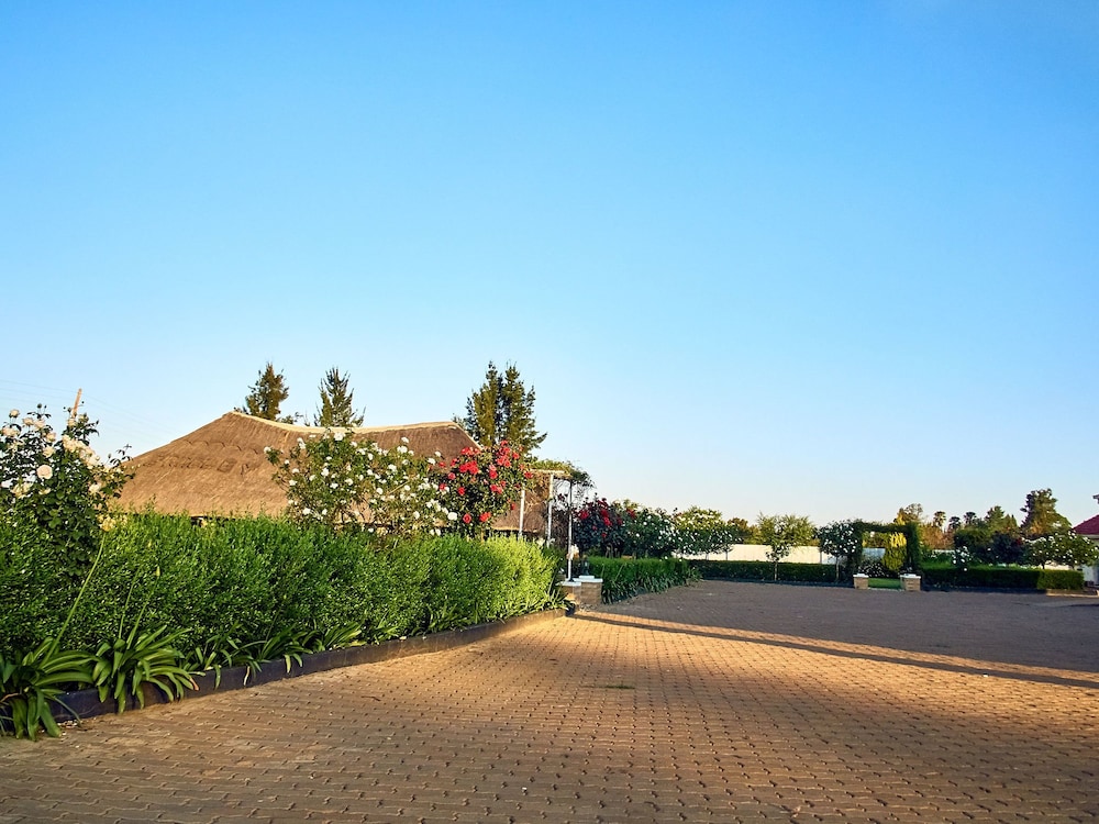 Bradley Gardens Lodge view 2