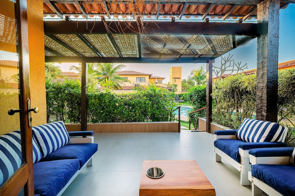 Casa DelMare Cond. com saída na praia