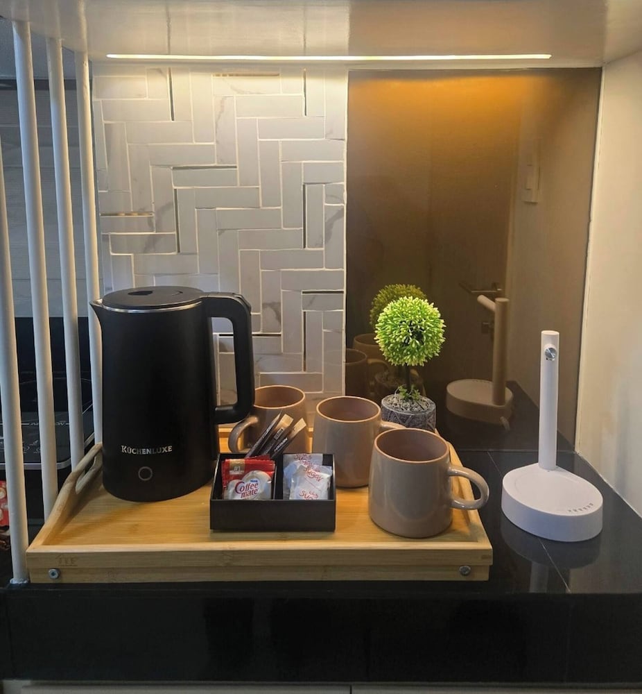 Stylish Condo Room in Iloilo City With Shared Pool