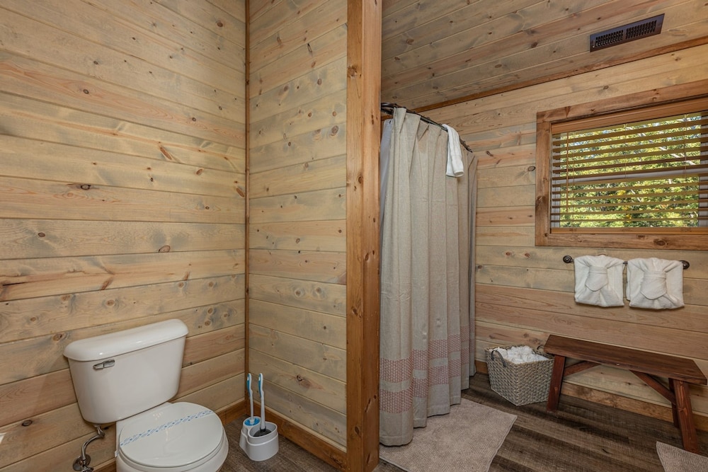 Lux Cabin Mtn Views Flat Parking Dog Friendly