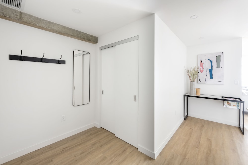 Elegant Studios and Apartments Montreal