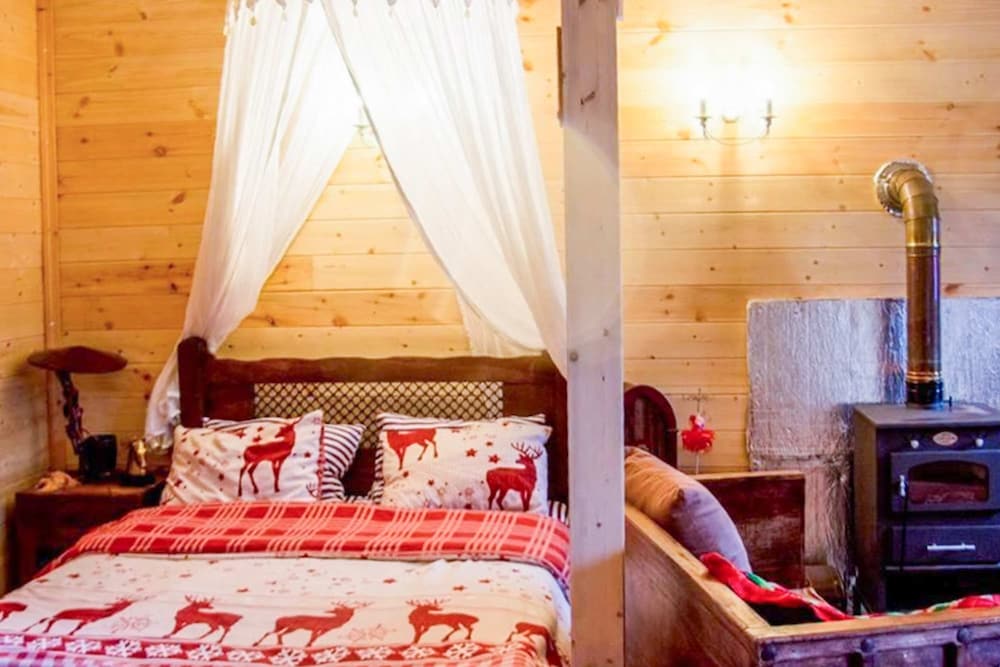 Kedra Village Chalet - Cozy Mountain Retreat
